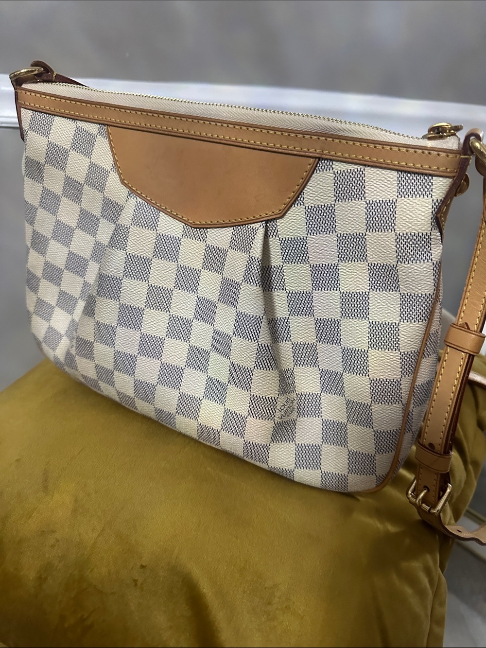 Louis Vuitton Damier Azur Siracusa Crossbody - Picture 2 of 16